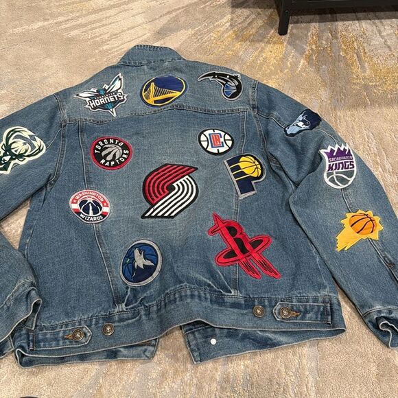NBA Ultra Game Distressed Multi Team Patch Jean Jacket Knicks Nets Lakers Mens M - Picture 8 of 11
